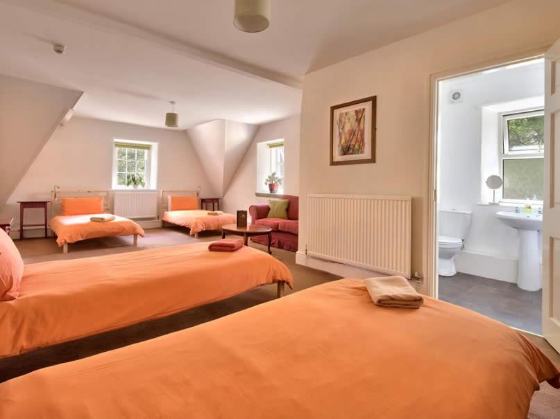 Dol Peris Hotel Ланберис Екстериор снимка
